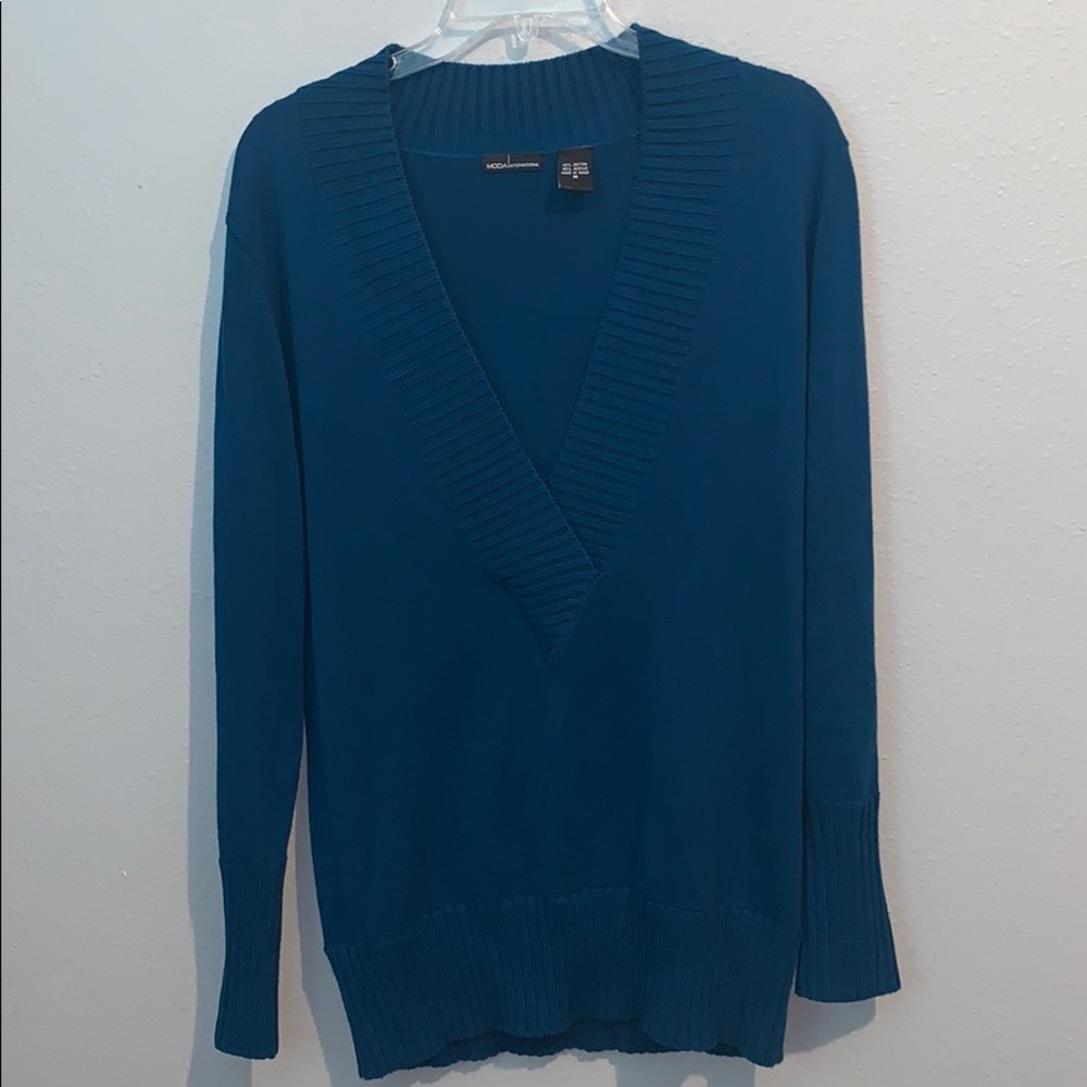 3/$25 Moda international blue sweater